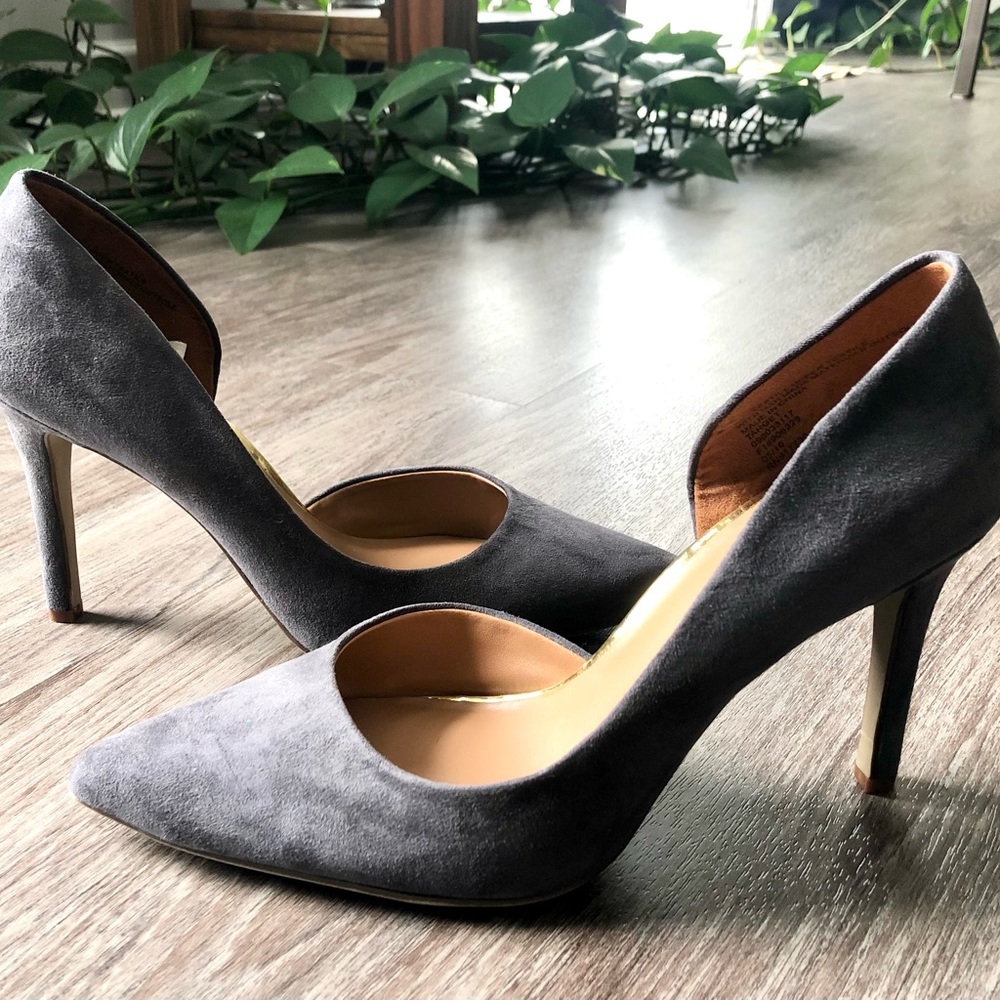 Never worn! Still like brand new. Purchased from Target. Perfect to match